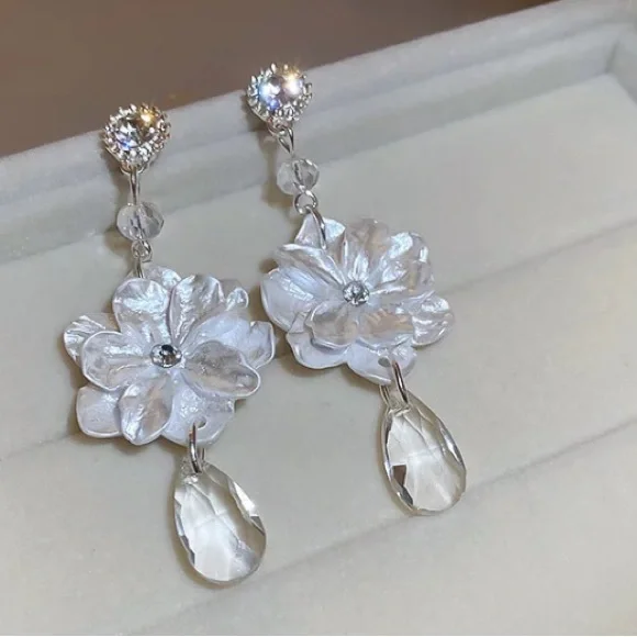 Gorgeous Big White Earrings - Picture 2 of 4